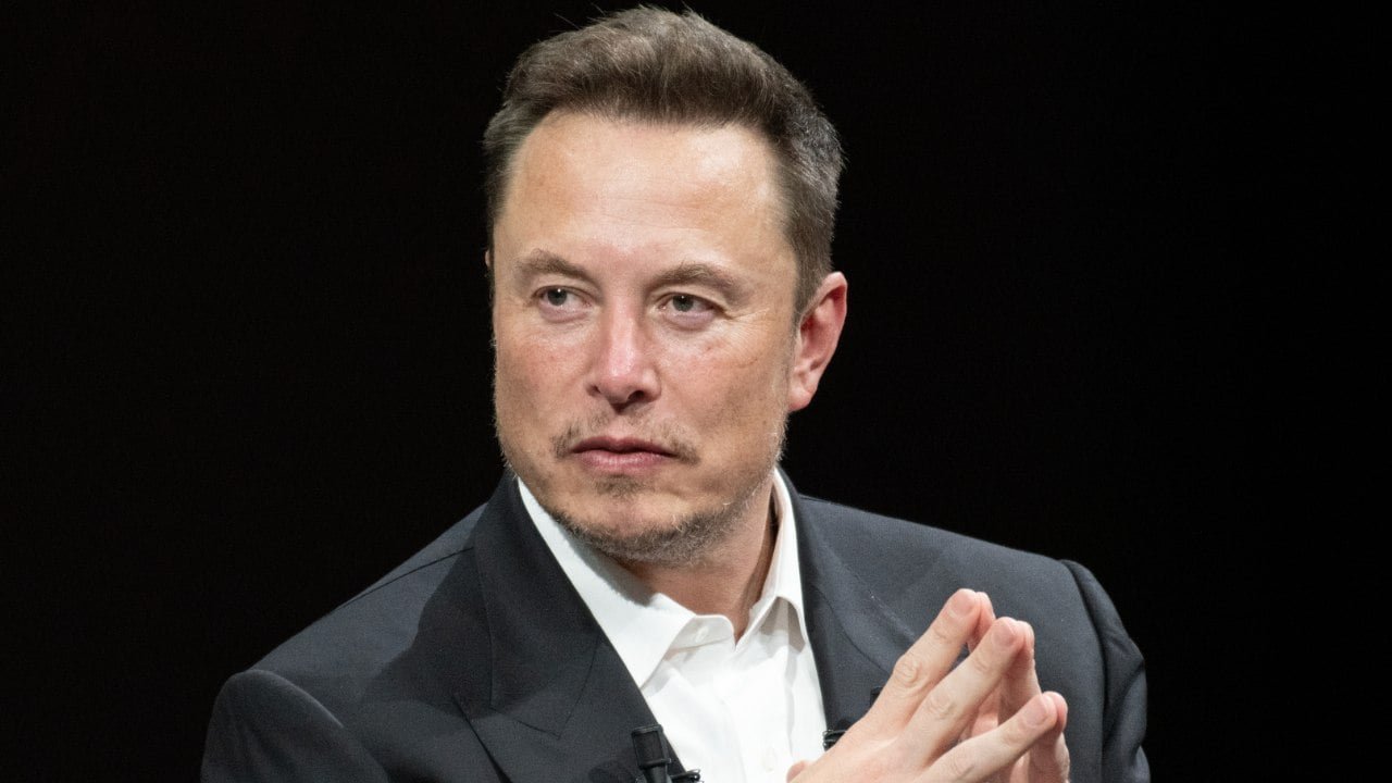 Musk Loses $150 Billion in a Day as SpaceX Stock Tumbles Hard